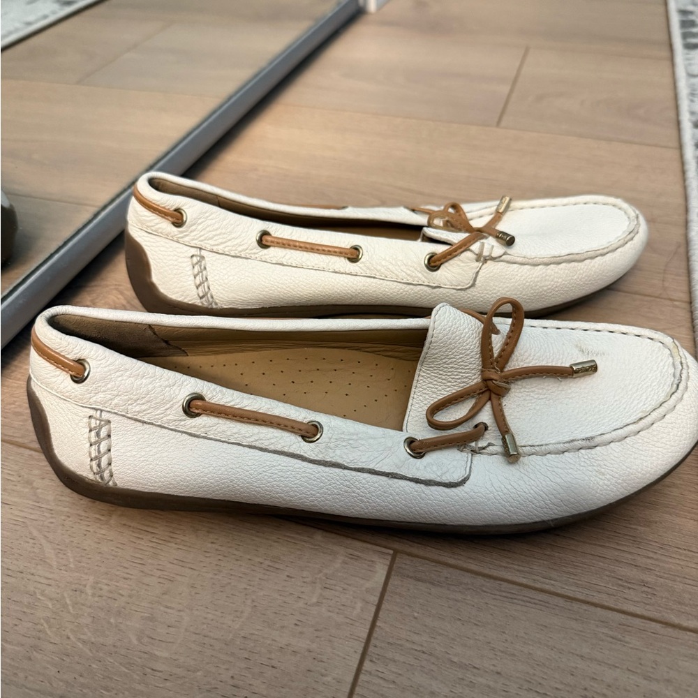 Geox Respirator Women's White and Tan leather Loafers / Boat Shoe
